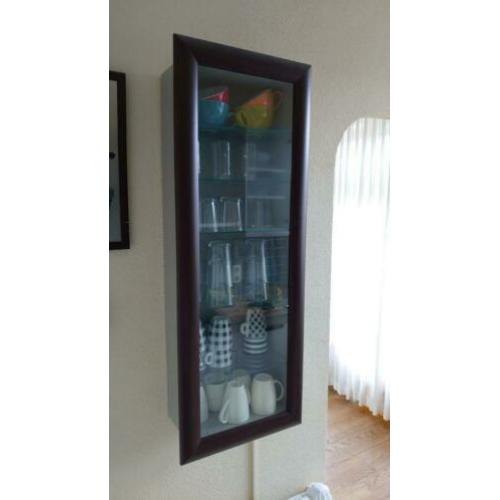 Wand vitrinekast, ideaal voor spullen