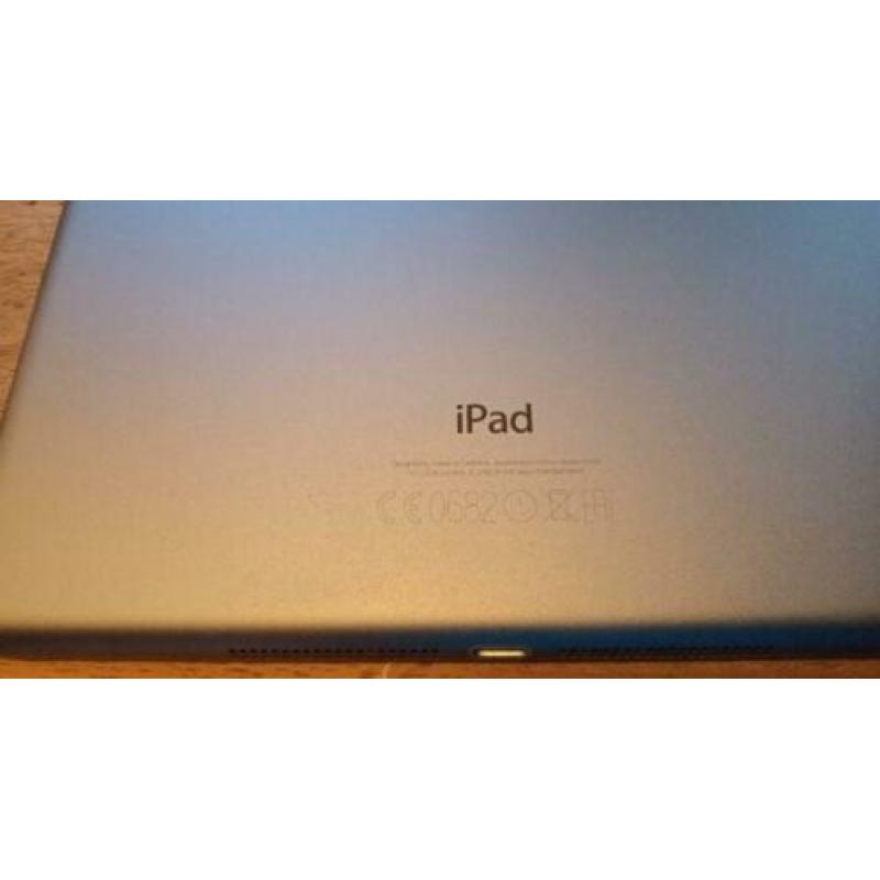 iPad Air Wi-Fi 32GB Space Gray / MD786FD