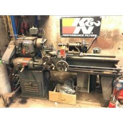 Draaibank en freesmachine