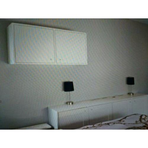 Twee-delig zwevend wandmeubel/tv-meubel (2m en 1m breed)