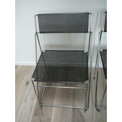 2 zwart/chroom metalen stoelen