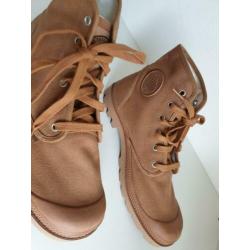 Palladuim maat 44 schoenen