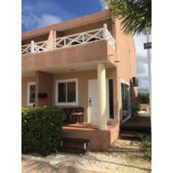 Halfvrijst.woning Curacao MET ZEEZICHT op Resort bij centrum