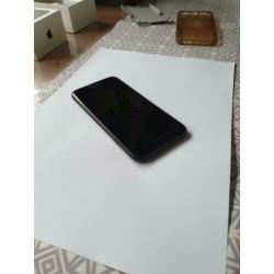I-Phone 7 + 2 hoesjes