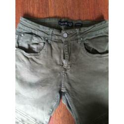 Legergroene biker jeans met zwart shirt , coolcat maat 164
