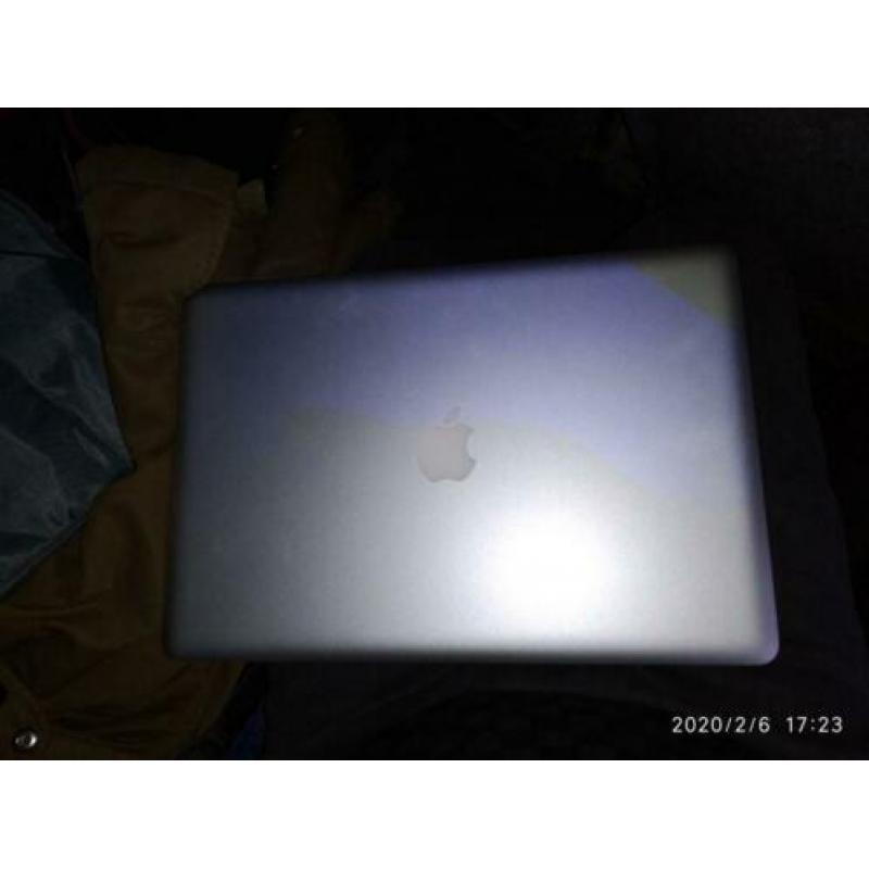 MacBook pro late 2011