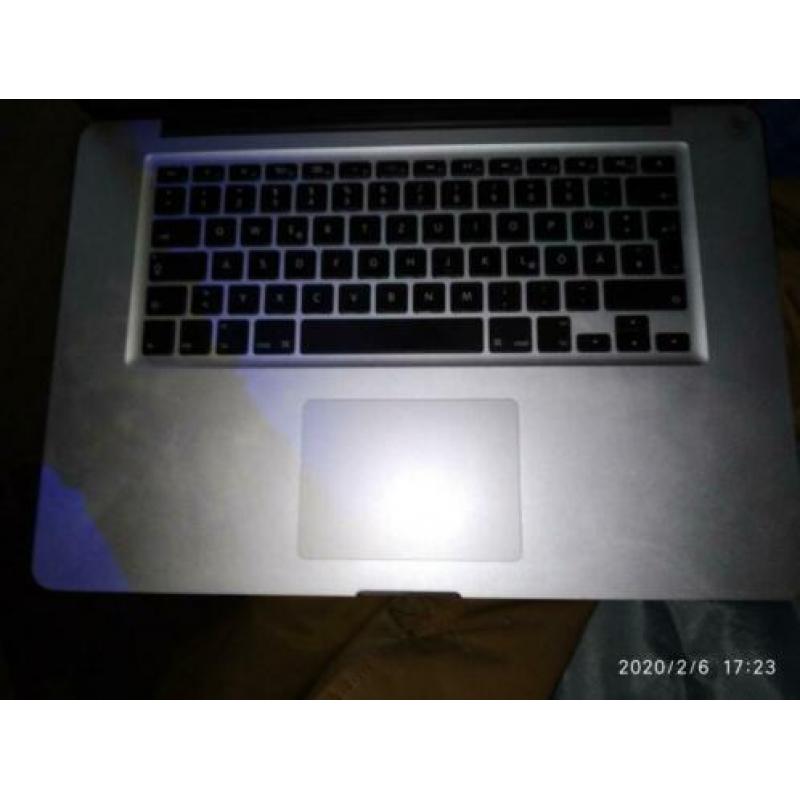 MacBook pro late 2011