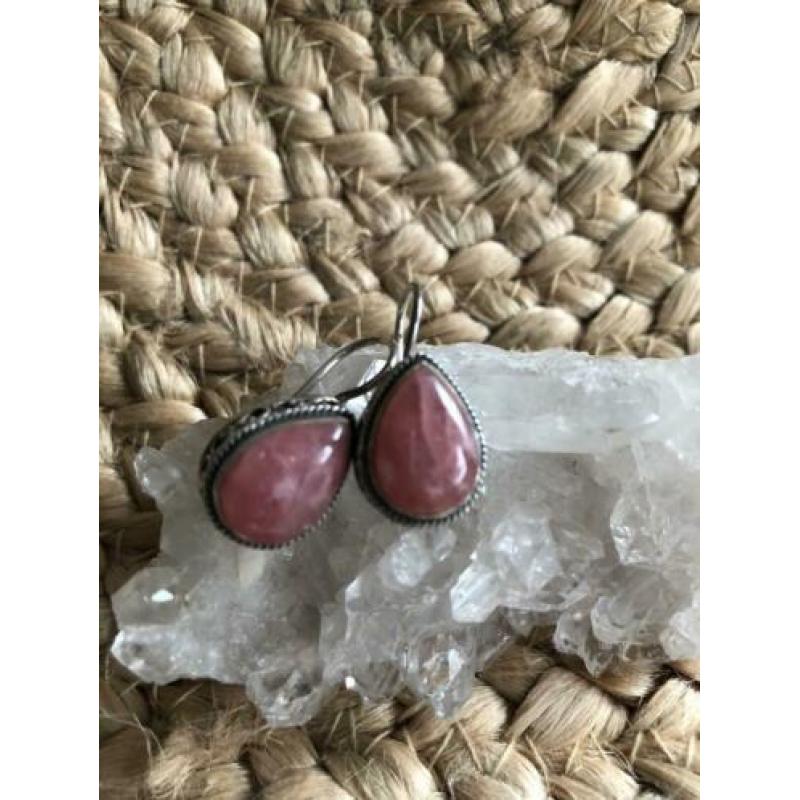 Zilveren oorbellen met rhodochrosiet