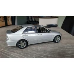 Toyota Altezza Lexus is200 schaal 1:18