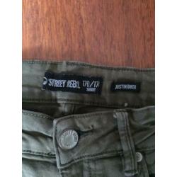 Legergroene biker jeans met zwart shirt , coolcat maat 164
