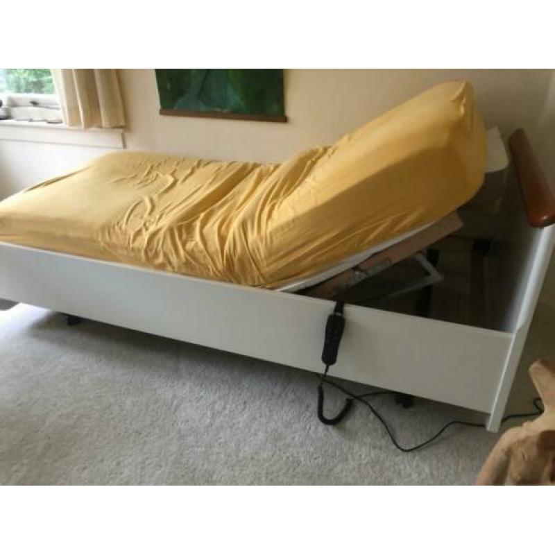 Bed met zgan matras