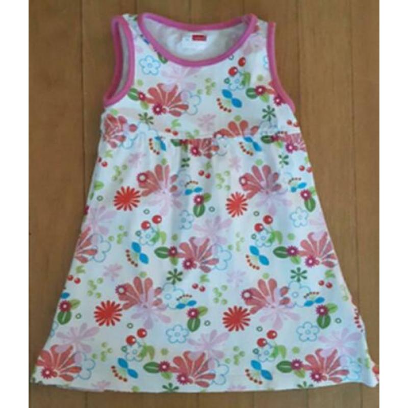 leuke kinderkleding maat 104 tbv Unicef /zgan zie adv.