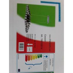 Een metalen cocoon hanglamp