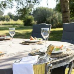 Vakantiehuis met uitzicht op Pyreneeen & zwembad