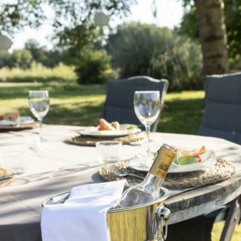 Vakantiehuis met uitzicht op Pyreneeen & zwembad