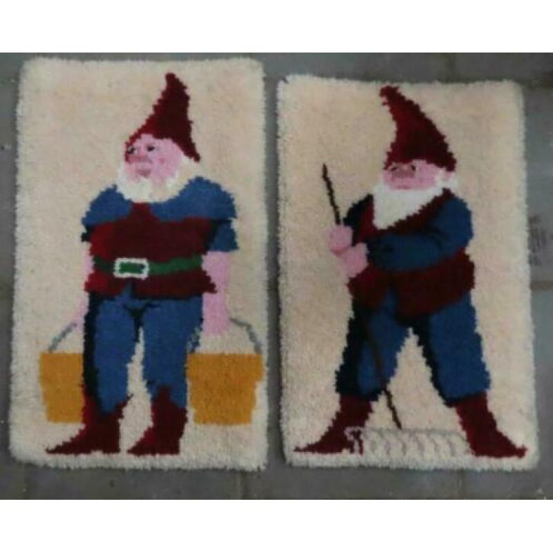 2 stuks kleedjes wandversiering kabouter