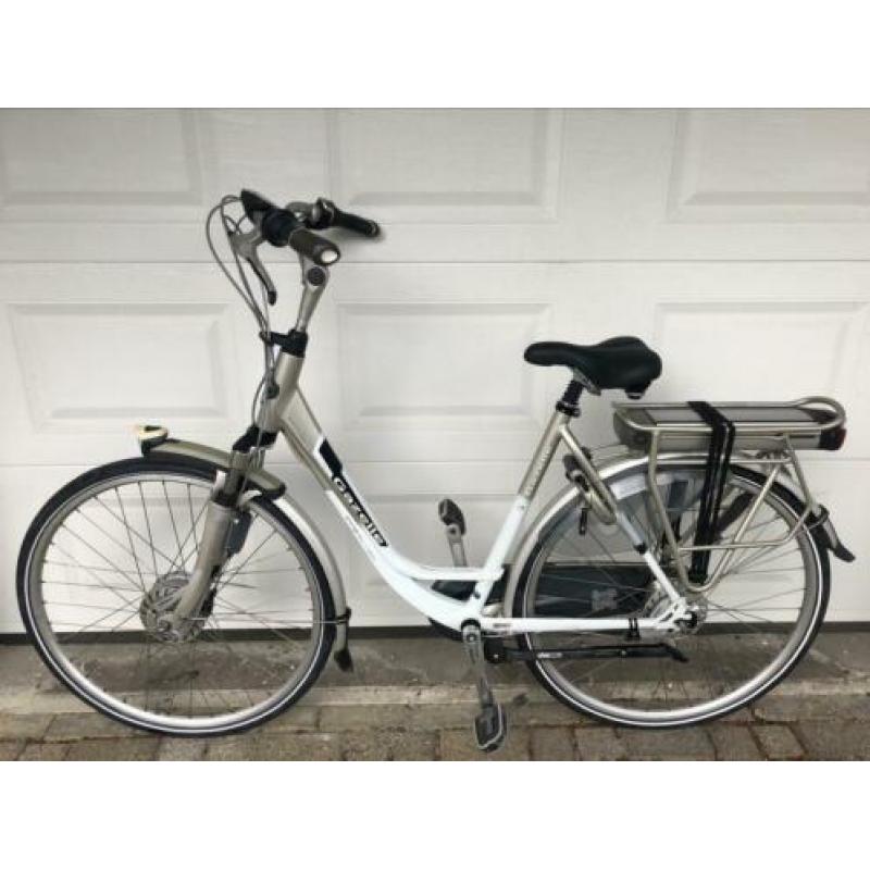 Gazelle orange Plus elektrische accu Goud D53 cm