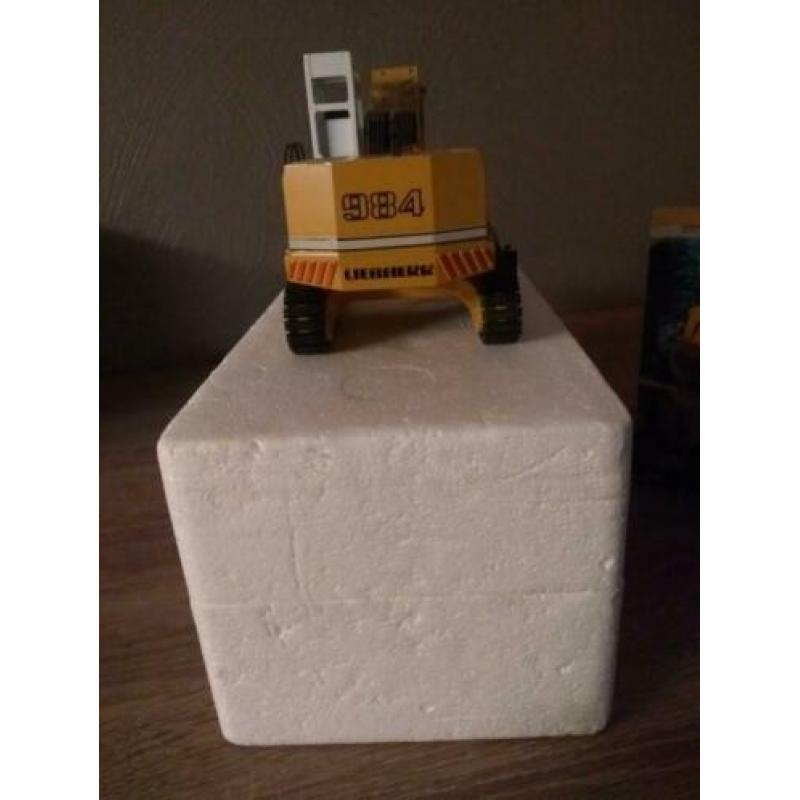 Ik hep een LIEBHERR R 984 1:50