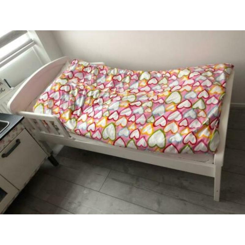 Peuter bed / junior bed/ kinder bed 70x140