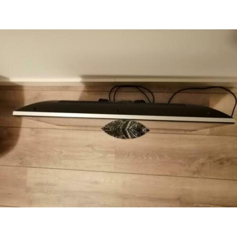 Salora LCD tv 24 inch tv met ingebouwde dvd speler.