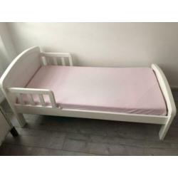 Peuter bed / junior bed/ kinder bed 70x140