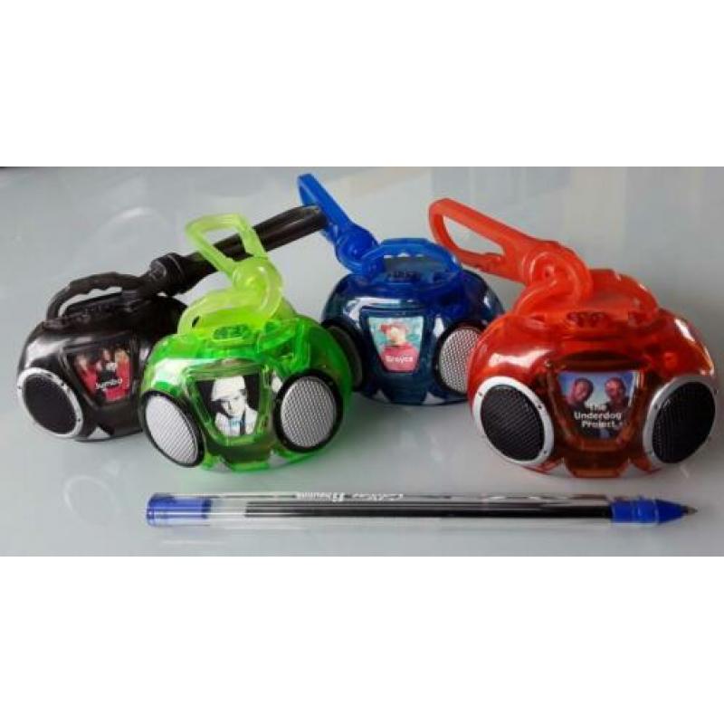 2004 McDonald's Happy Meal radiootje o.a.Jim, Kim-Lian,Brace