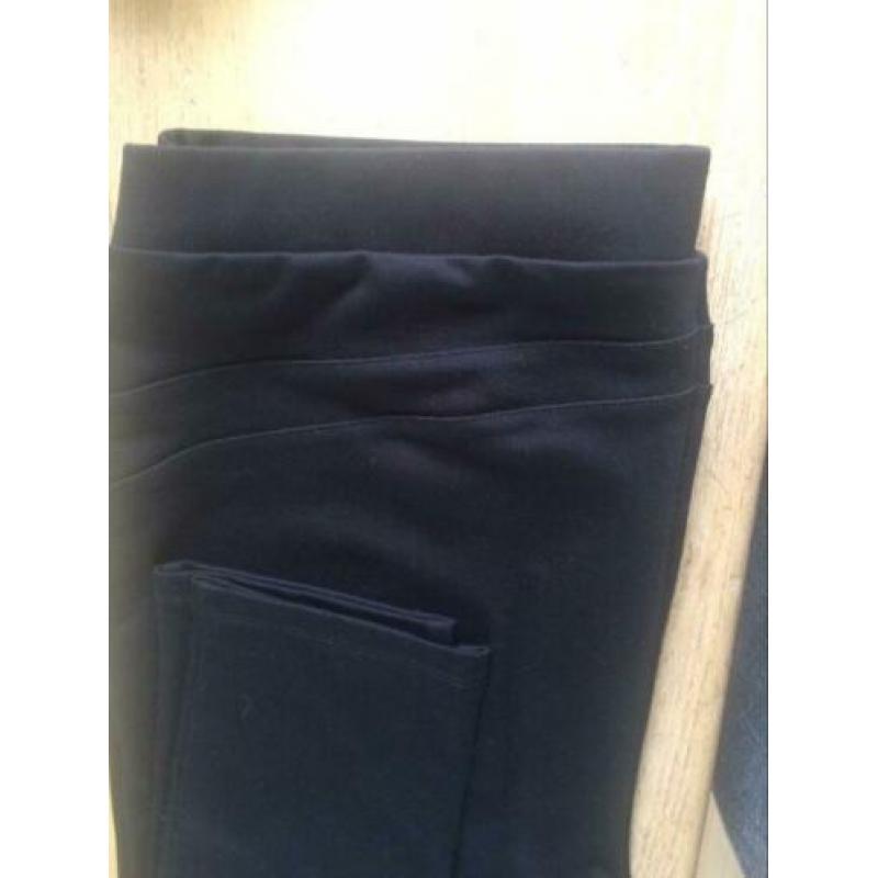 Sweatjurk van only maat M en mooie dikke legging maat 42