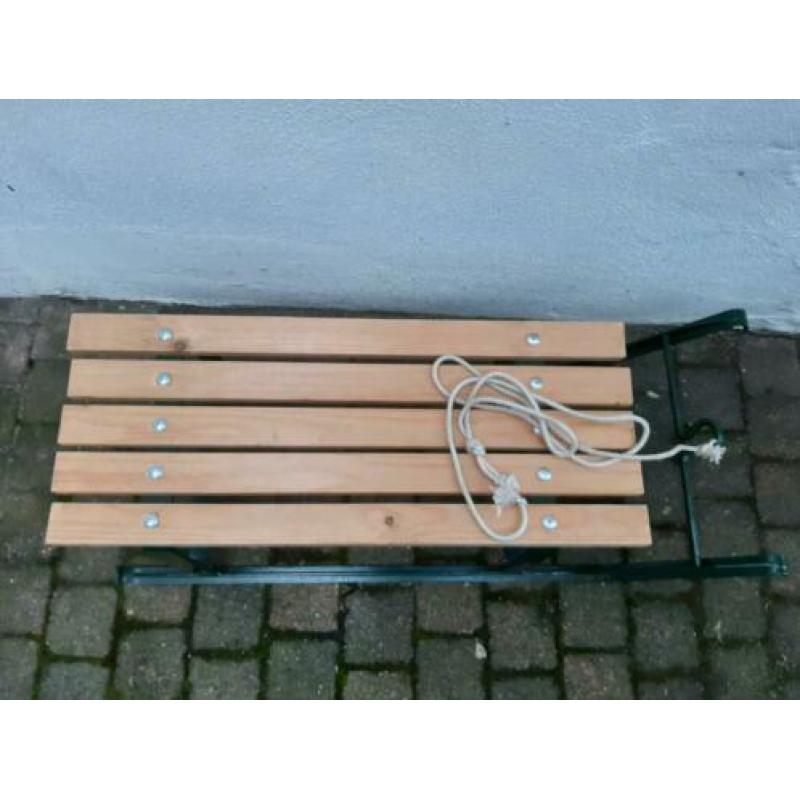 Antieke Slee, groen metaal Lengte: 86 cm Breed: 34 cm