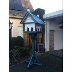 Vogelvilla met 2 nestkasten op zware voet!! Nieuw,!!,