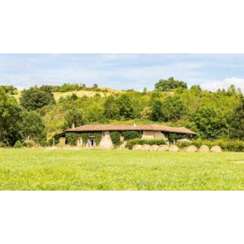 Vakantiehuis met uitzicht op Pyreneeen & zwembad