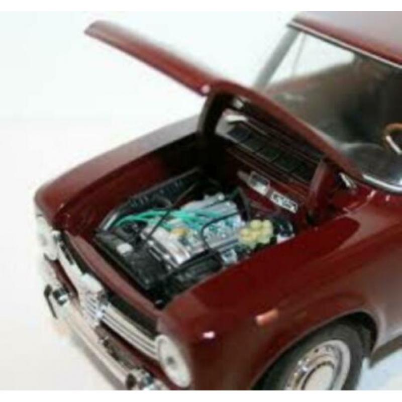 Alfa Giulia 1300 Minichamps DARK RED