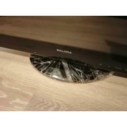 Salora LCD tv 24 inch tv met ingebouwde dvd speler.