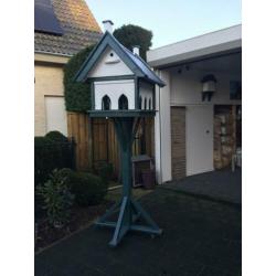 Vogelvilla met 2 nestkasten op zware voet!! Nieuw,!!,