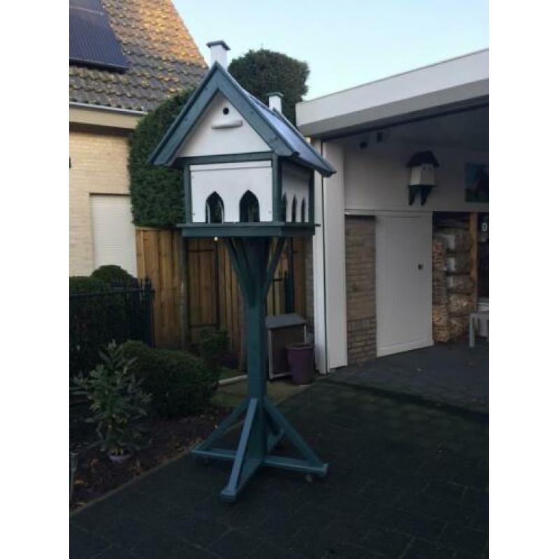 Vogelvilla met 2 nestkasten op zware voet!! Nieuw,!!,