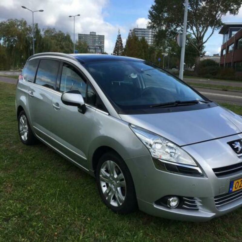 Peugeot 5008 2.0 Hdif 110KW 7PL 2011 Grijs