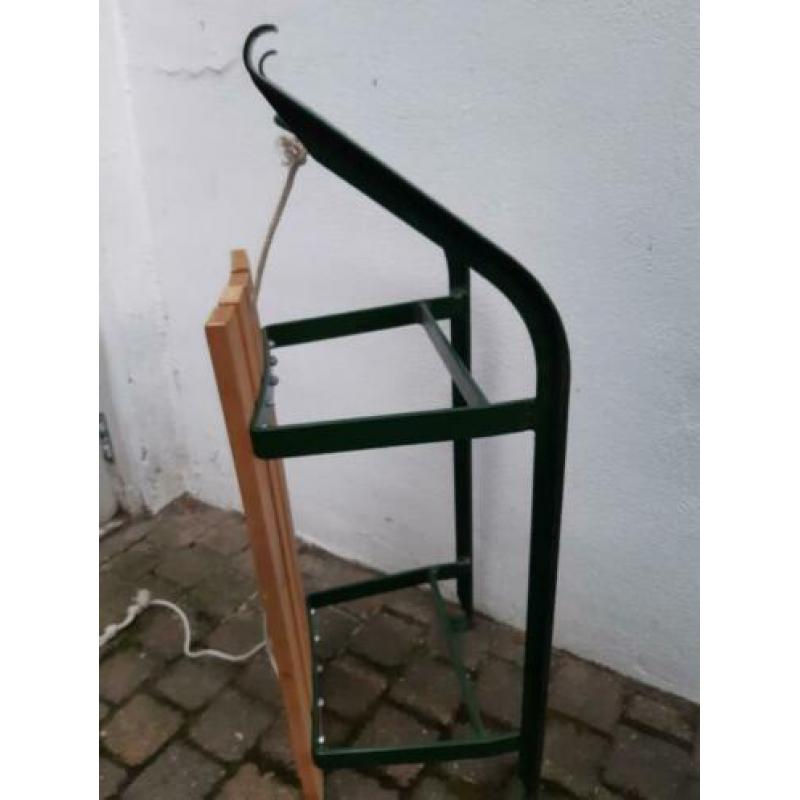 Antieke Slee, groen metaal Lengte: 86 cm Breed: 34 cm