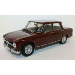 Alfa Giulia 1300 Minichamps DARK RED