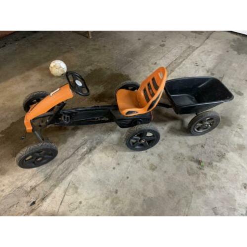 Berg rallysport skelter met aanhanger