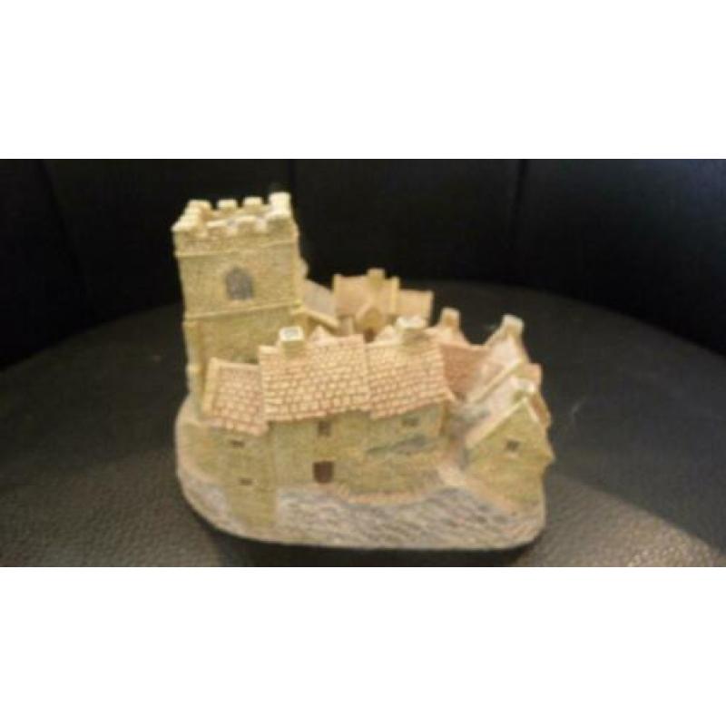 lilliput lane looks castle street Hand Painted (David Winter