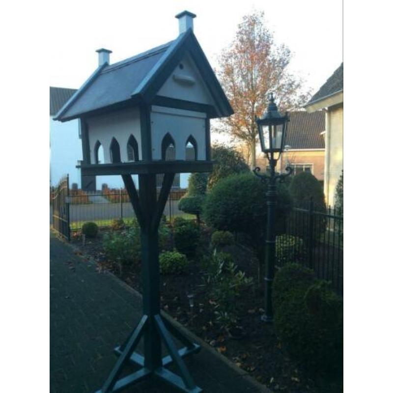 Vogelvilla met 2 nestkasten op zware voet!! Nieuw,!!,