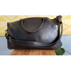 O My Bag Fly Violet Maxi - Zwarte schoudertas leer