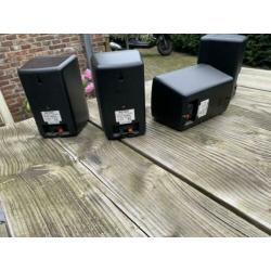 Surround speakers van Magnat.