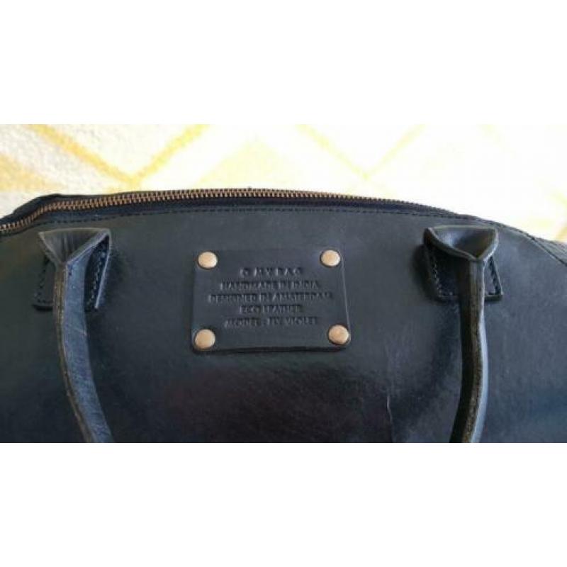 O My Bag Fly Violet Maxi - Zwarte schoudertas leer
