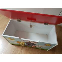 Speelgoedkist woezel en pip