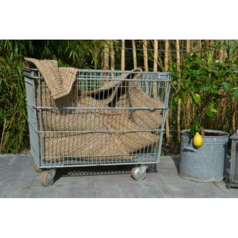 Zinken was trolley kar bij "Blossom Brocante"