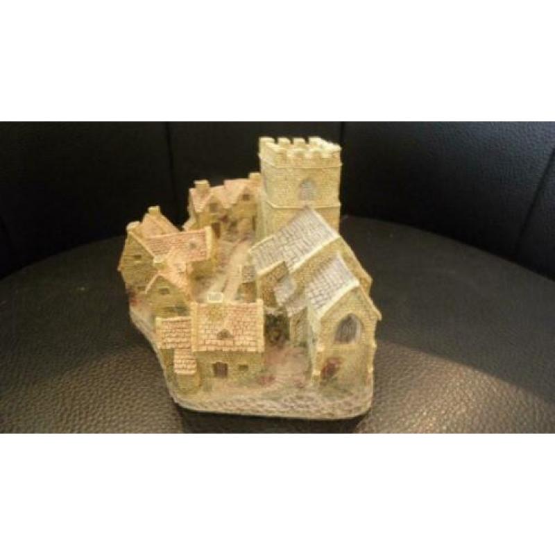 lilliput lane looks castle street Hand Painted (David Winter