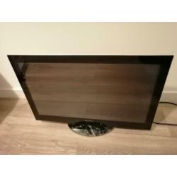 Salora LCD tv 24 inch tv met ingebouwde dvd speler.