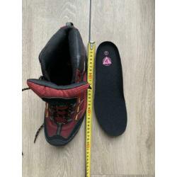 Nieuwe trekking shoes of bergschoenen