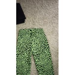 Only flared broeken xs