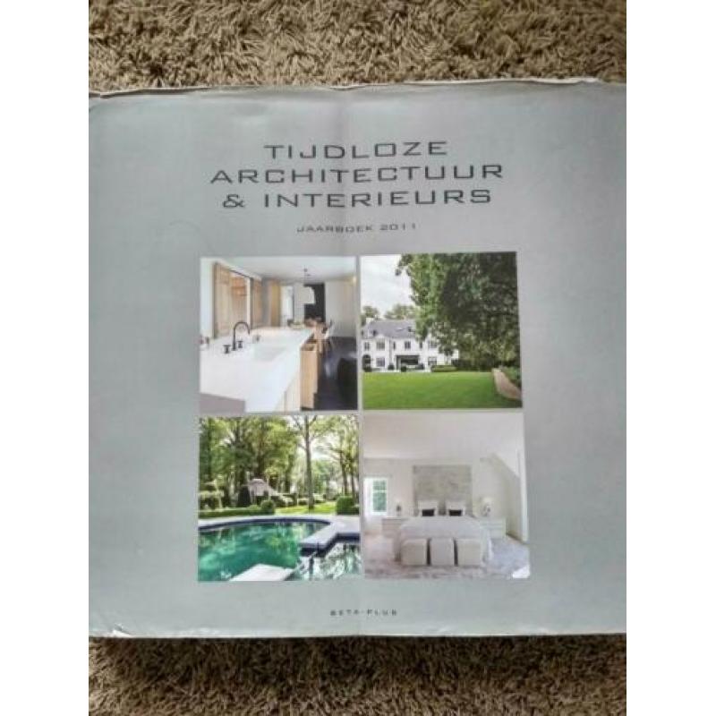 Twee boeken vol ideeën voor interieur en tuin.